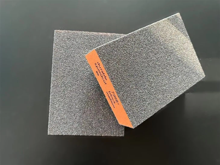 Esponja de lixa abrasiva